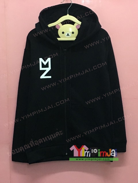เสื้อฮู้ต เสื้อกันหนาว เสื้อรุ่น สีดำ แขนยาว หมวก ซิป มีกระเป๋า สกรีนตามสั่ง ภาพ