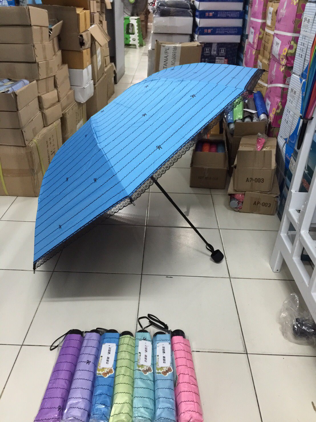 ร่ม4ตอน8ก้าน24นิ้วมีระบายยูวีดำ รหัส 1610