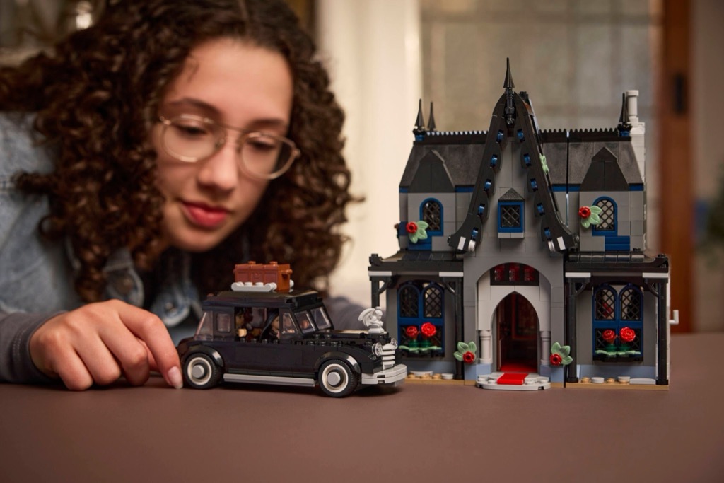 เลโก้ LEGO Wednesday 76786 Morticia’s Cottage