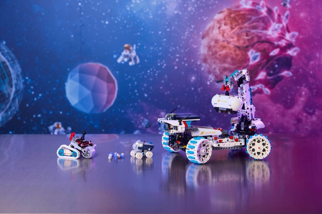 เลโก้ LEGO Technic 42211 Lunar Outpost Moon Rover Space Vehicle