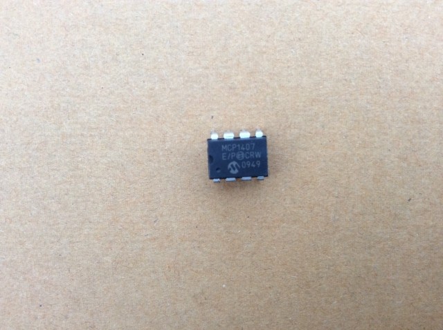 MCP1407 E/P Microchip DIP-8 New and original