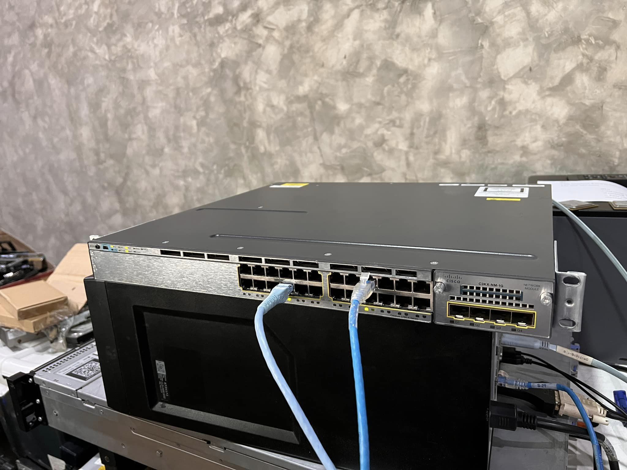 cisco 3750x 24t-s sfp 4 port สวิทมือสองพร้อมใช้งาน