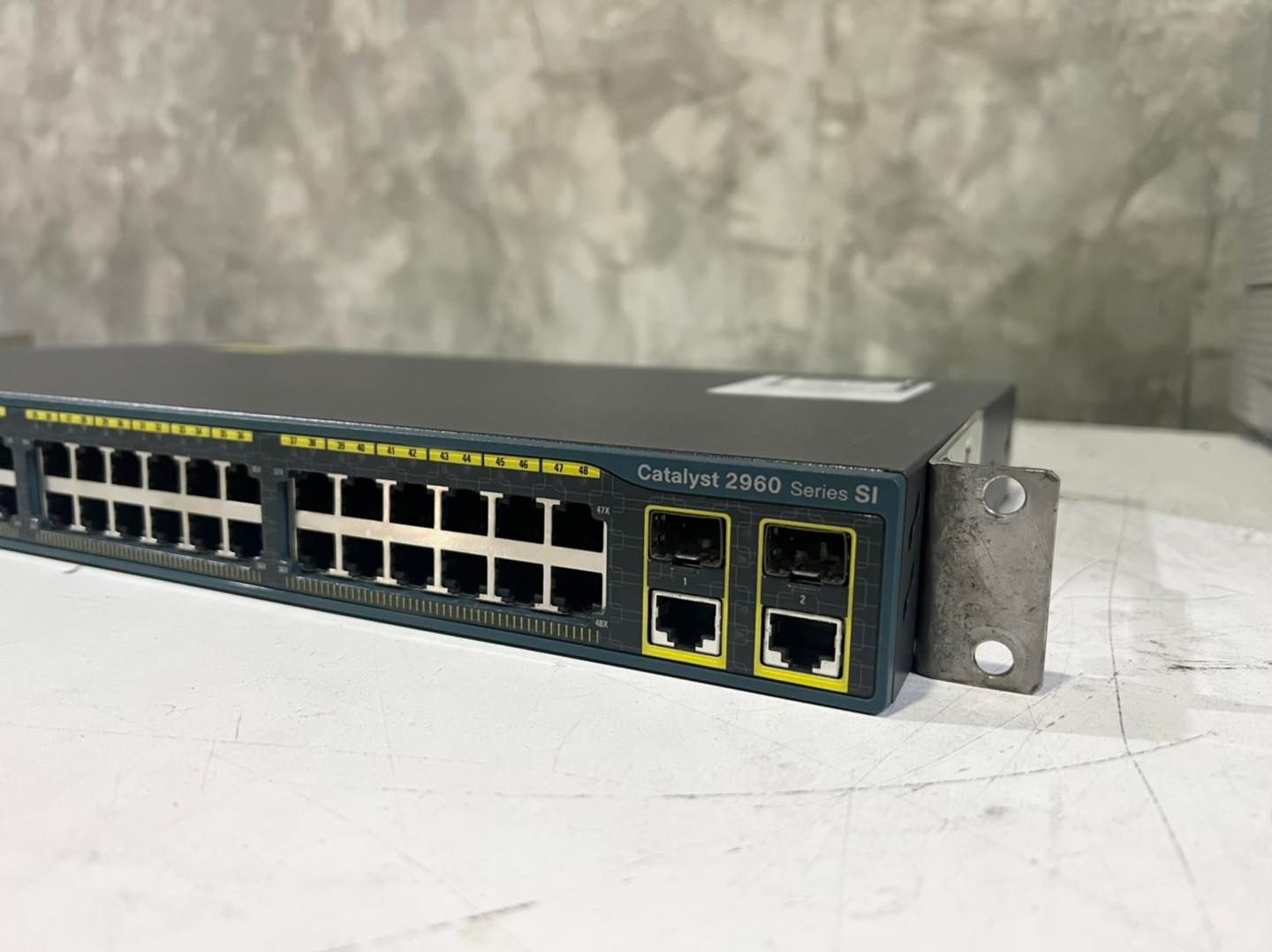 Switch Cisco 2960 48TC S switch มือสองพร้อมใช้งาน