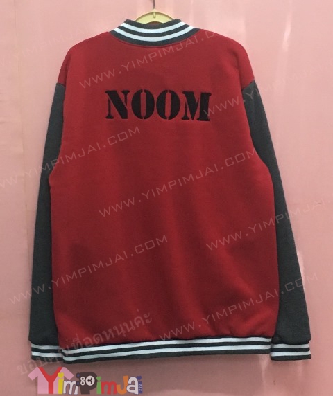 เสื้อแจ็คเก็ตเบสบอลแดงแขนดำ