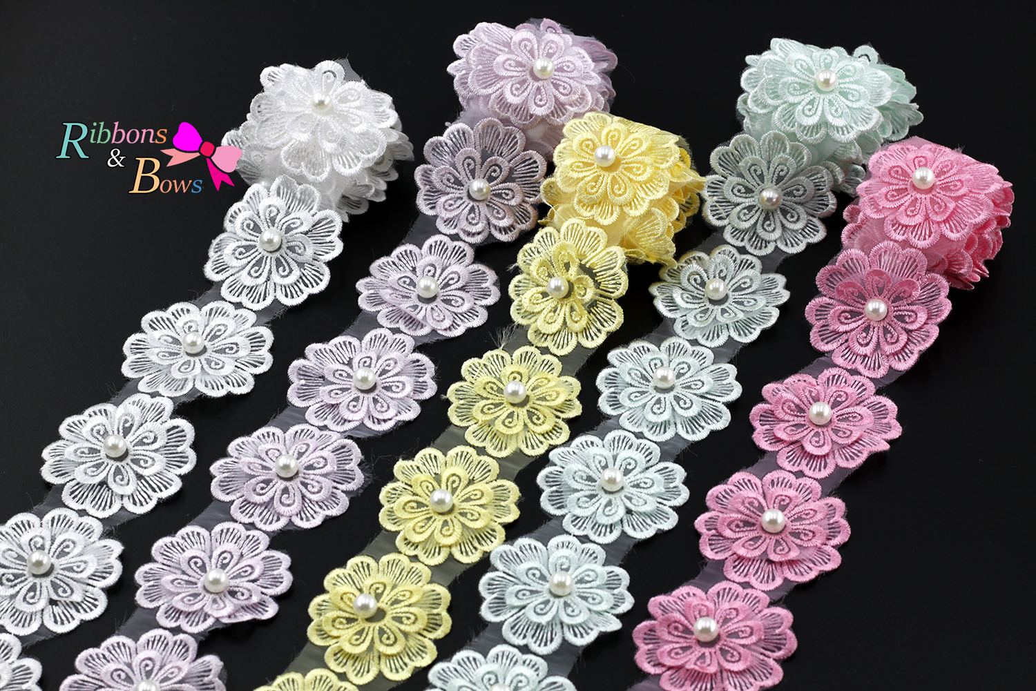 ผ้าลูกไม้ดอกไม้ ประดับมุก ตกแต่งโบว์ ทำกิ๊บที่คาดผม มี 5 สีให้เลือก (แพค 5 ดอก)