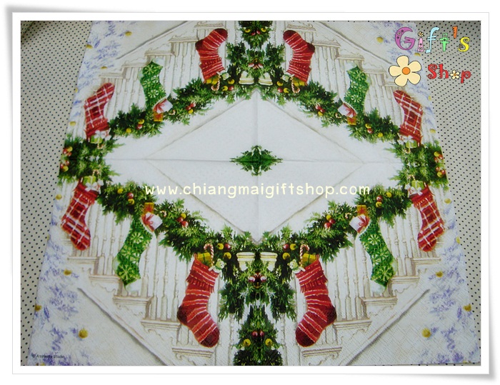 กระดาษแนปกิ้น ลายถุงเท้า ราวบันได วันคริสต์มัส พื้นหลังสีขาว