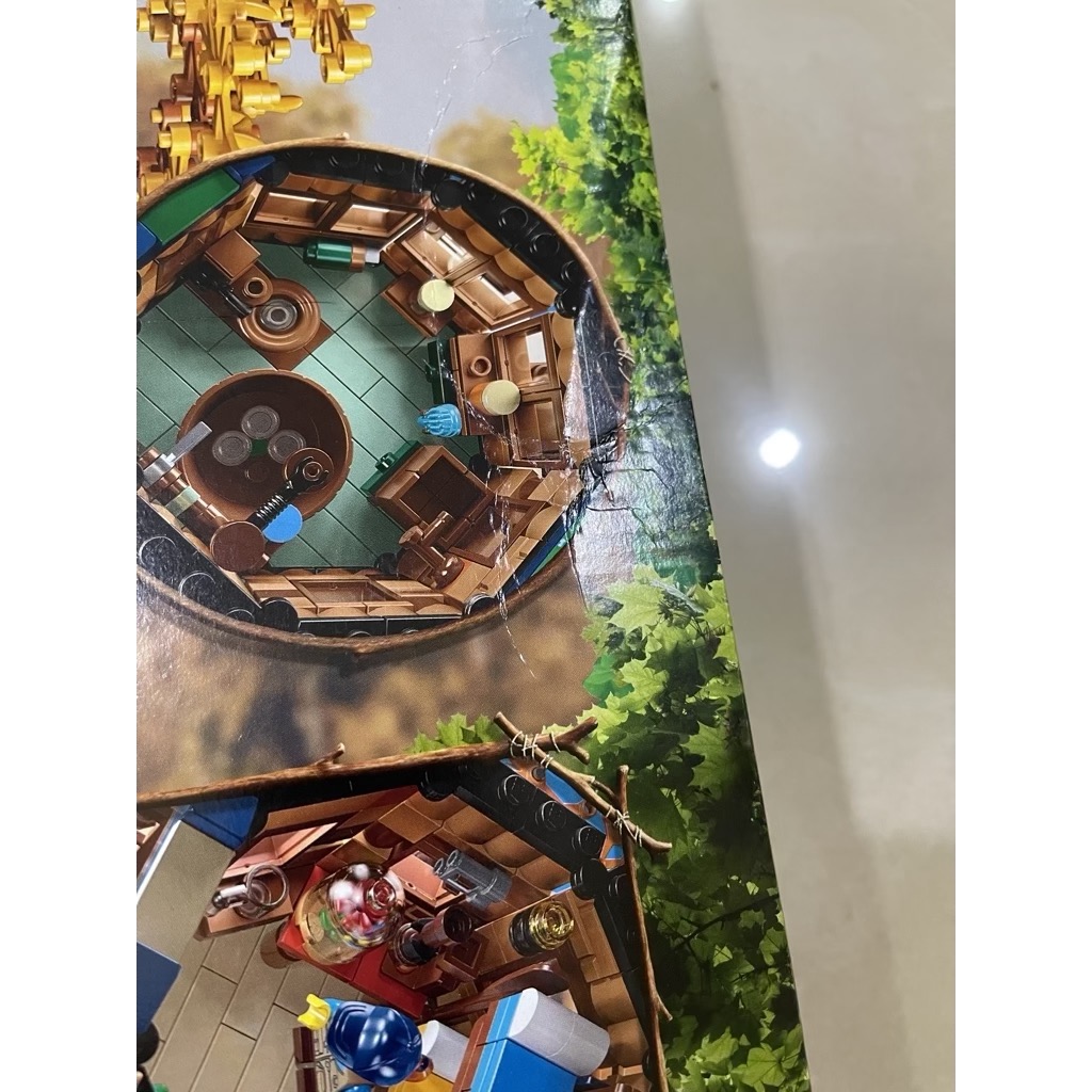 LEGO Exclusives 21318 Tree House (Damaged Box)