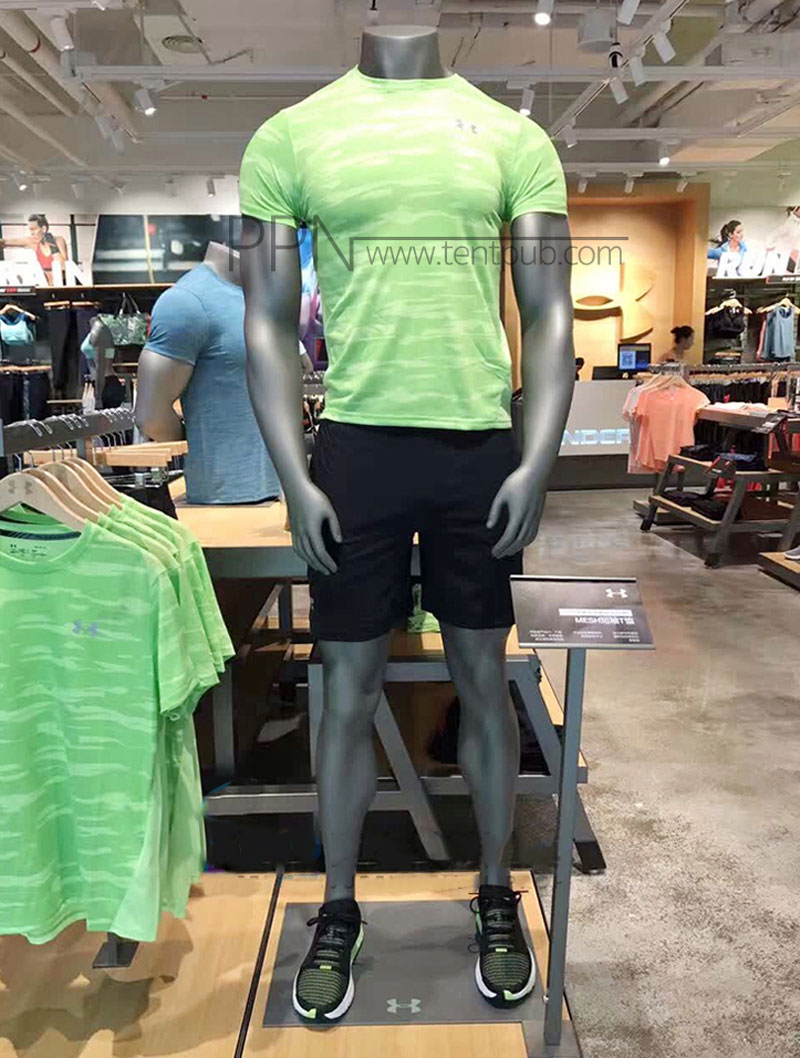 หุ่นนักกล้าม Under Armour