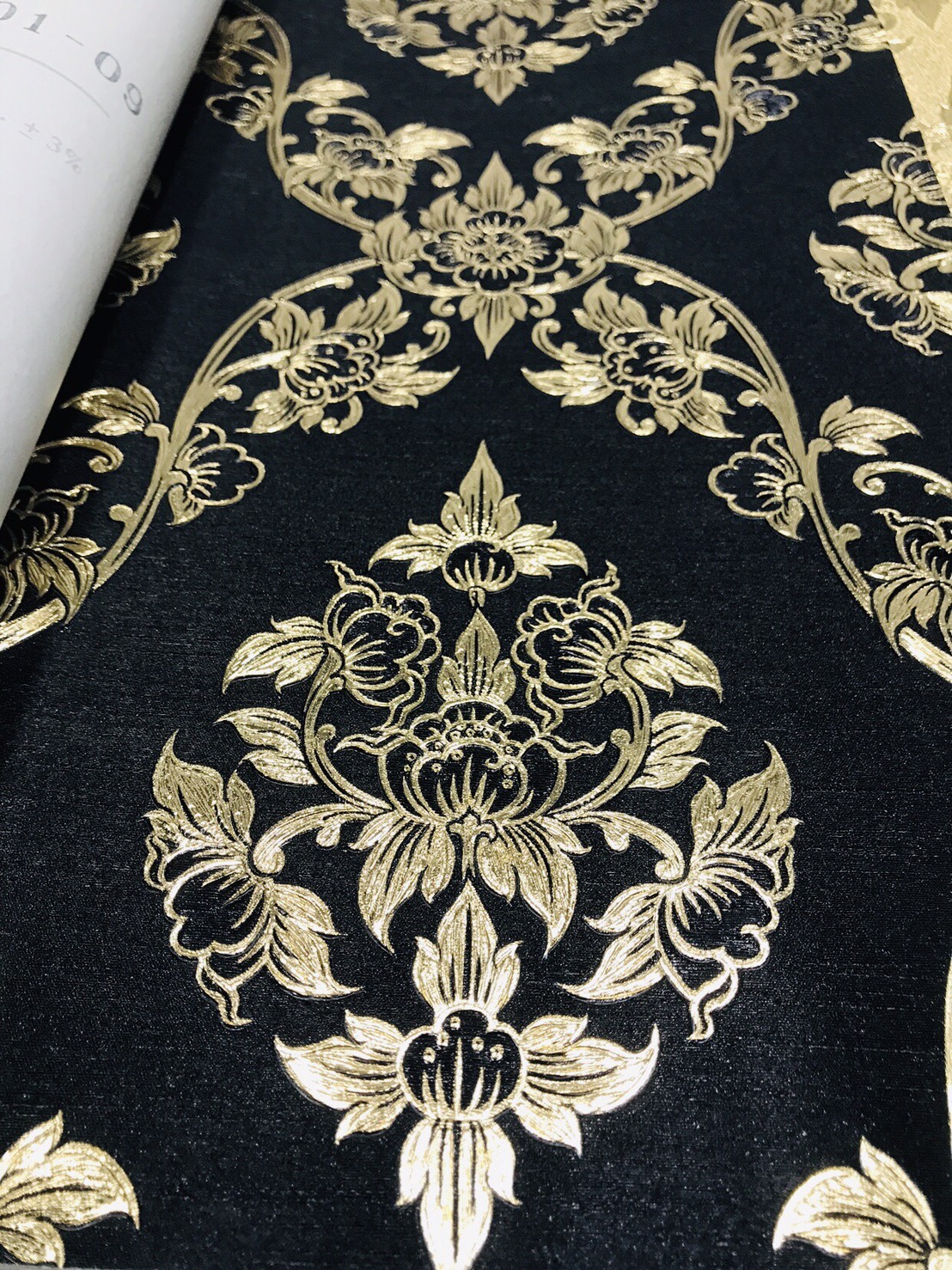 วอลเปเปอร์ลายไทย ดอกพุดตาน ดำ-ทอง RG101-10