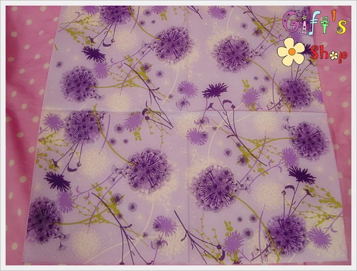 กระดาษแนปกิ้น ลายดอกไม้สีม่วง พื้นหลังสีม่วงอ่อน