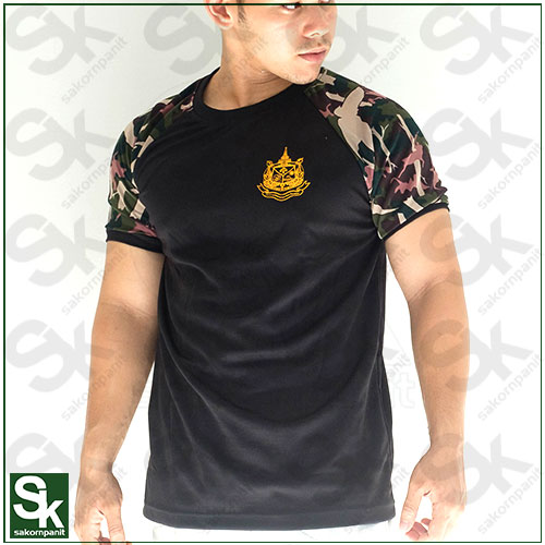 เสื้อยืดดำ แขนจั๊มลายพราง /ผ้ากีฬา(อุทยาน)*