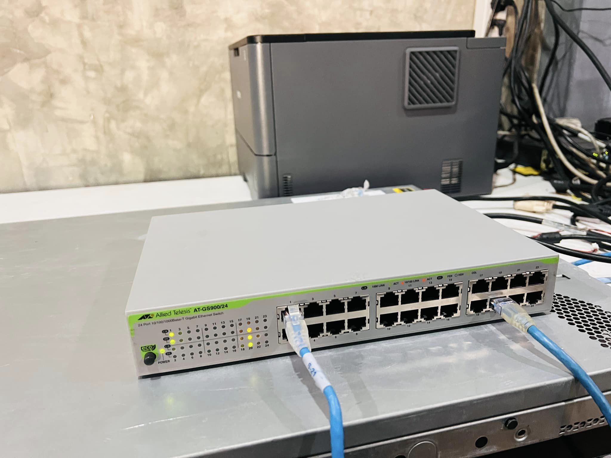 switch gigabit 24 port Allied Telesis AT-GS900 สวิทมือสองพร้อมใช้งาน