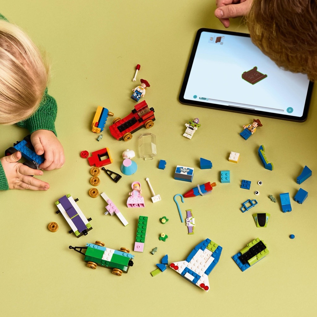 เลโก้ LEGO Disney 43264 Toy Story Celebration Train & RC Car