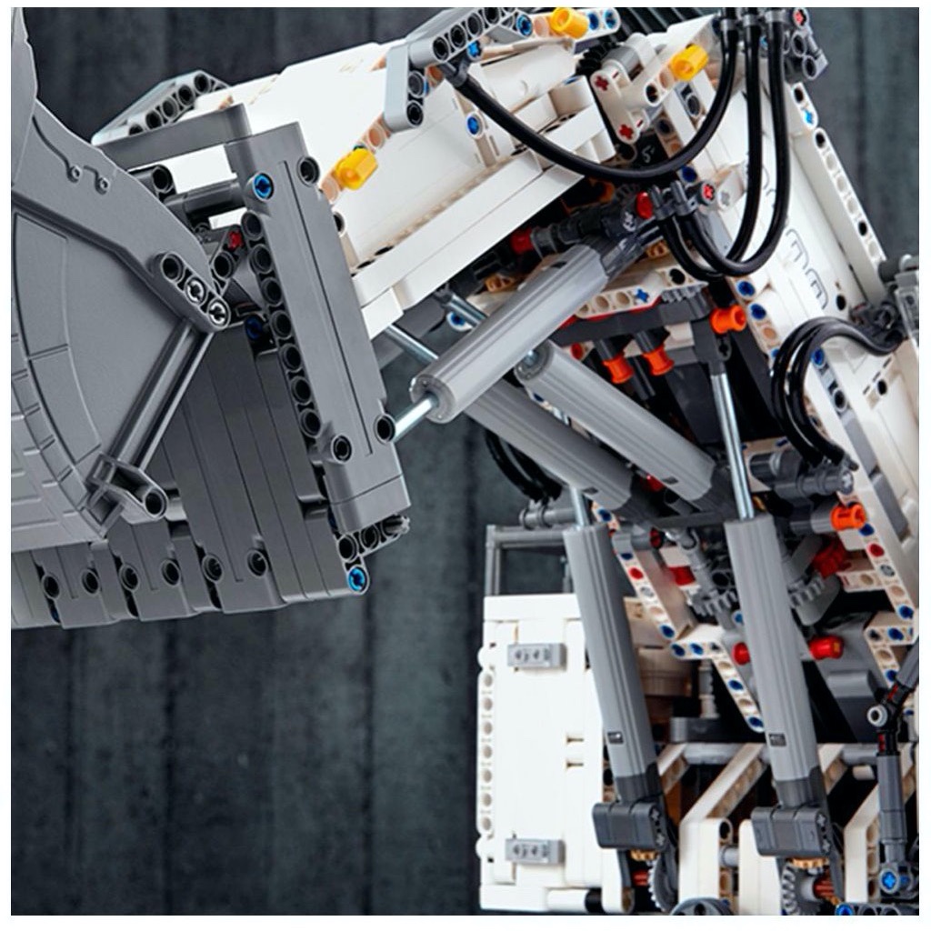 LEGO Technic 42100 Liebherr R 9800