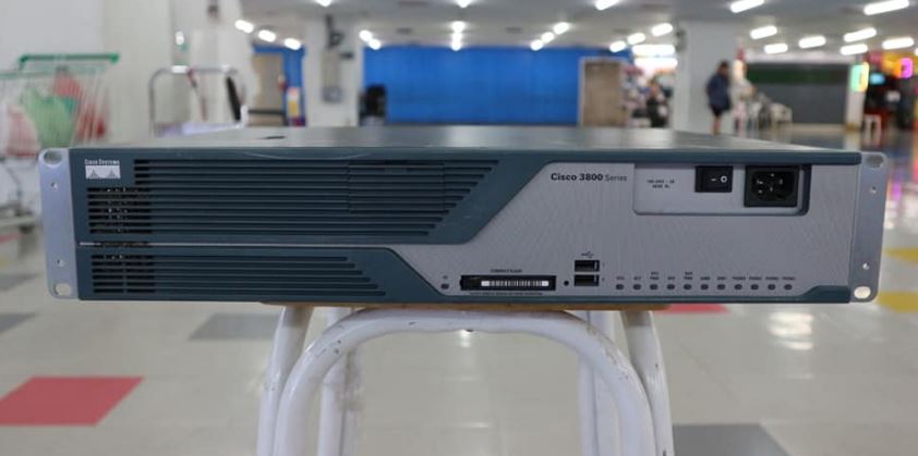 Router Cisco 3825V มือ 2 พร้อมใช้งาน