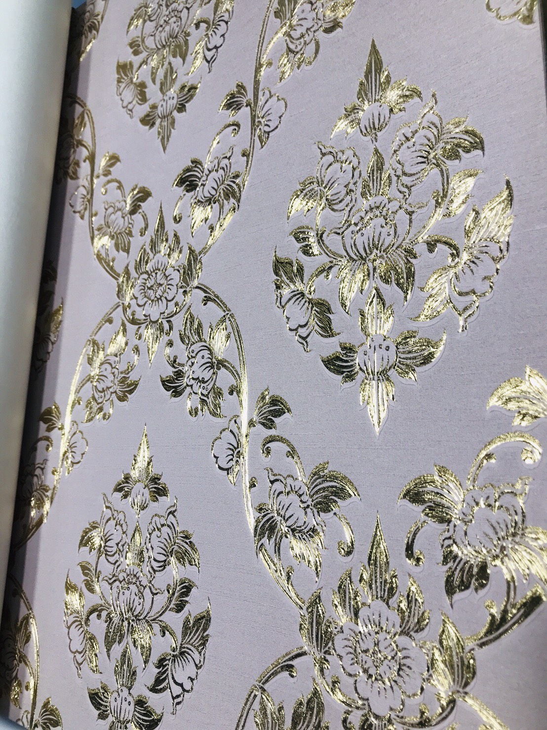 วอลเปเปอร์ลายไทย ดอกพุดตาน สีทอง-พื้นเทา RG101-02