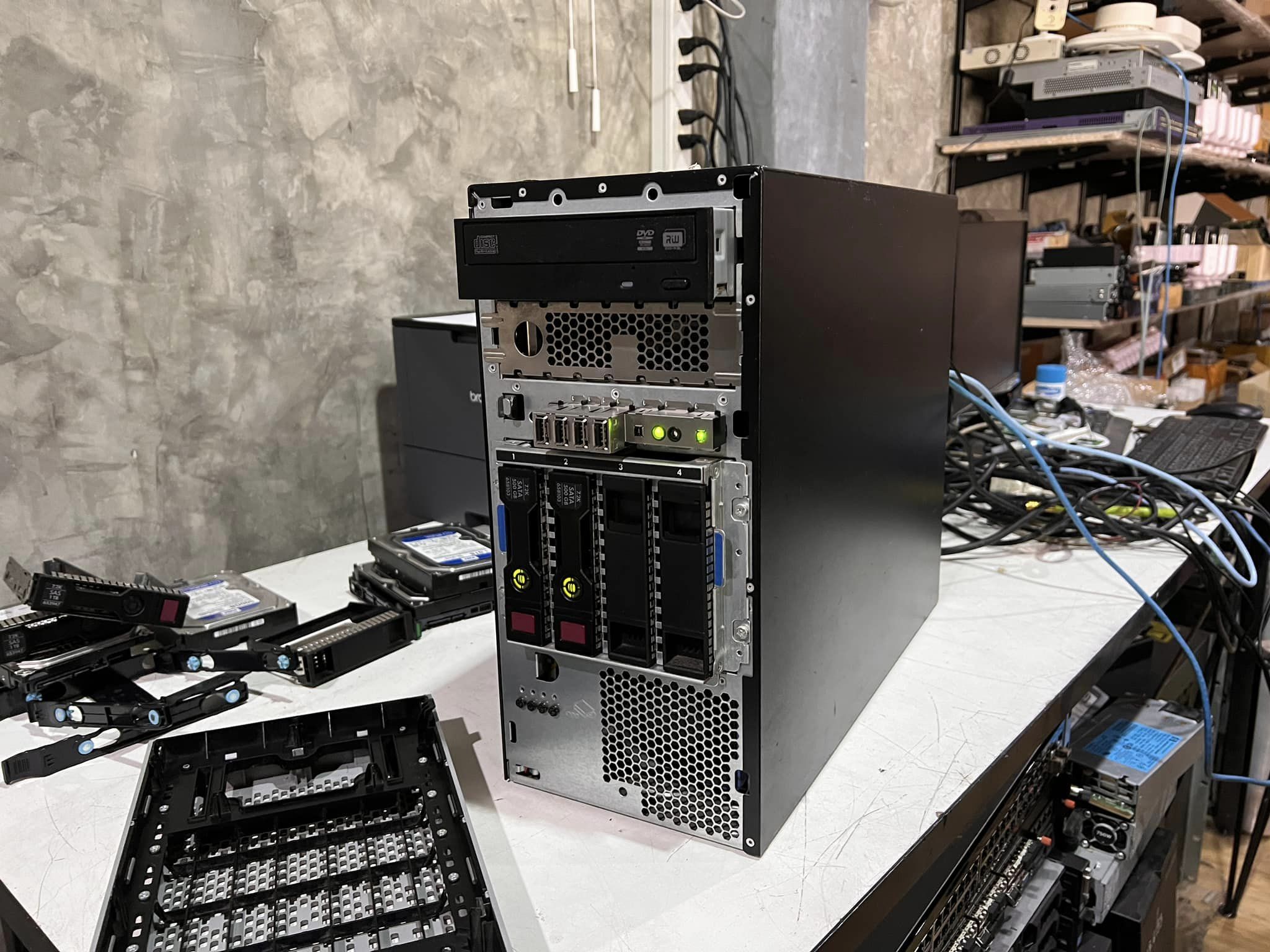 HP ML310e Gen 8 Server tower มือสองพร้อมใช้งาน