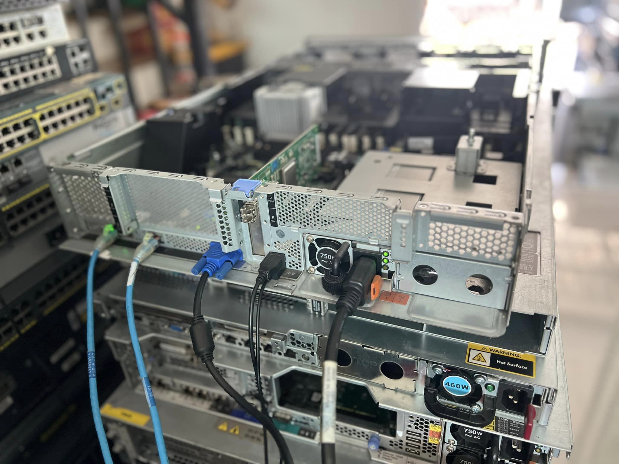 Lenovo ThinkSystem SR650 64gb ssd 240gbเซิฟเวอร์มือสองพร้อมใช้งาน