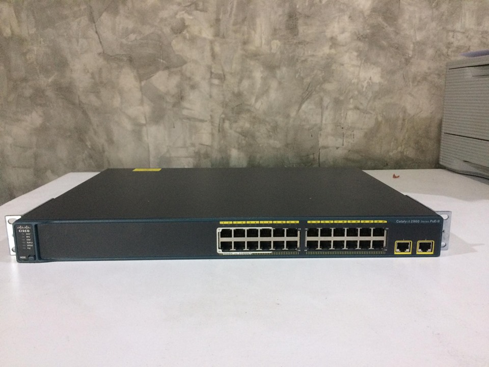 Cisco 2960 24 port 8 PoE มือ 2 พร้อมใช้งาน
