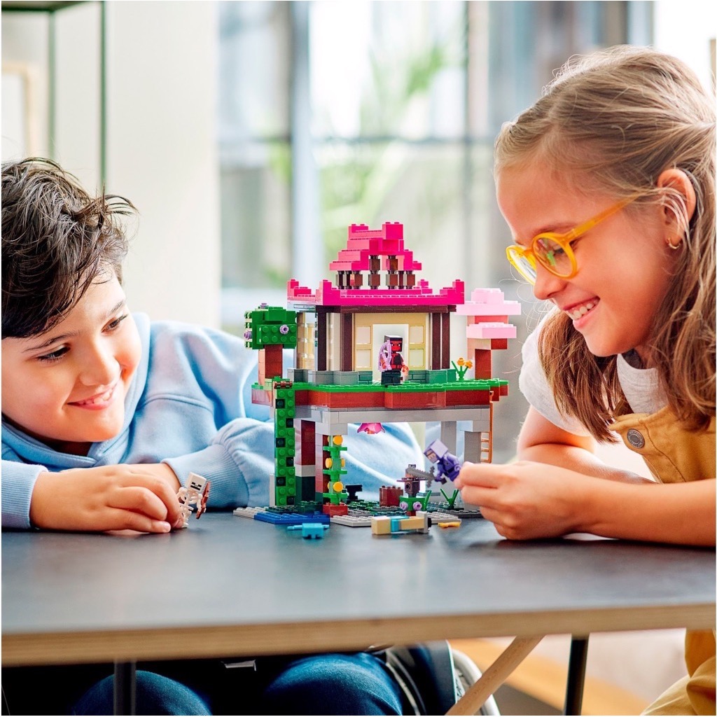 เลโก้ LEGO Minecraft 21183 The Training Grounds