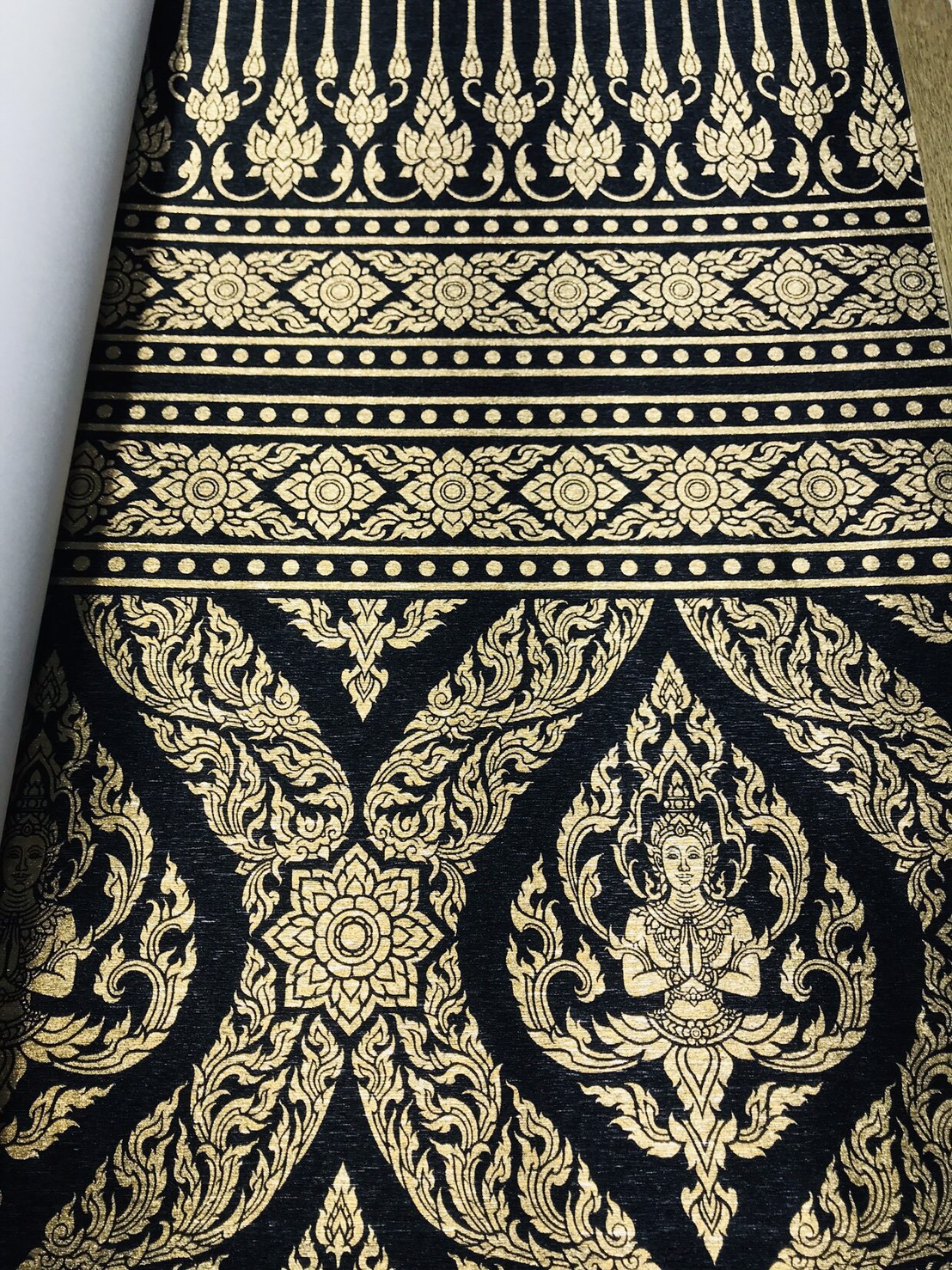 วอลลายไทย-เทพพนม (ขอบ) ดำ-ทอง 47-122-6