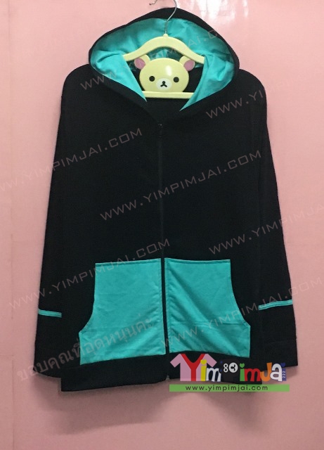 เสื้อฮู้ต เสื้อกันหนาว เสื้อรุ่น สีดำ แขนยาว หมวกดำในฟ้า ซิปดำ มีกระเป๋าฟ้า สกรีนตามสั่ง เสื้อเปล่า