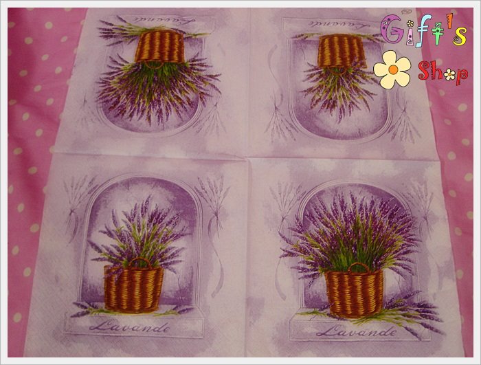 กระดาษแนปกิ้นยุโรป, ลายกระเช้าดอกลาเวนเดอร์สีม่วง, พื้นหลังสีม่วงอ่อน, ลายดอกลาเวนเดอร์, ลายดอกไม้สีม่วง, ลายดอกไม้โทนสีม่วง, พื้นหลังสีอ่อน
