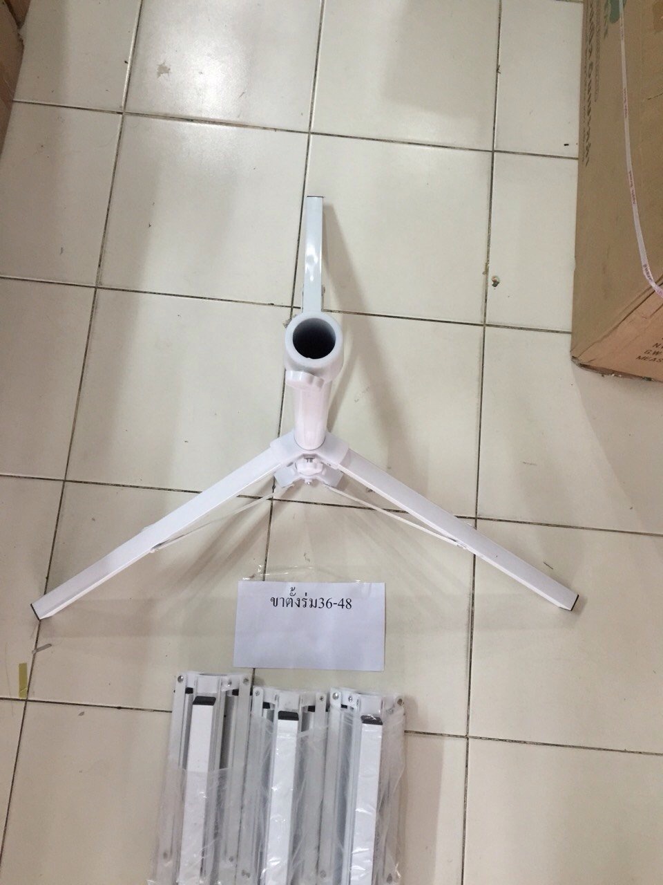 ขาตั้งร่ม 36-48 นิ้ว