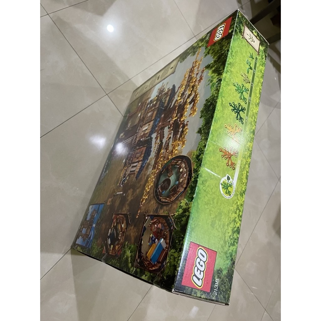 LEGO Exclusives 21318 Tree House (Damaged Box)