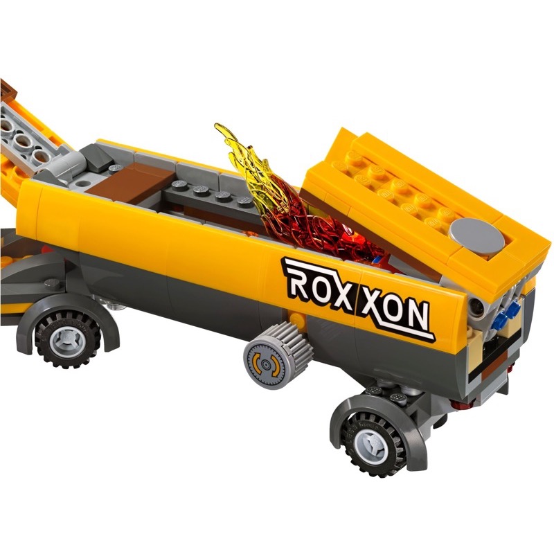 LEGO Super Heroes 76067 Tanker Truck Takedown