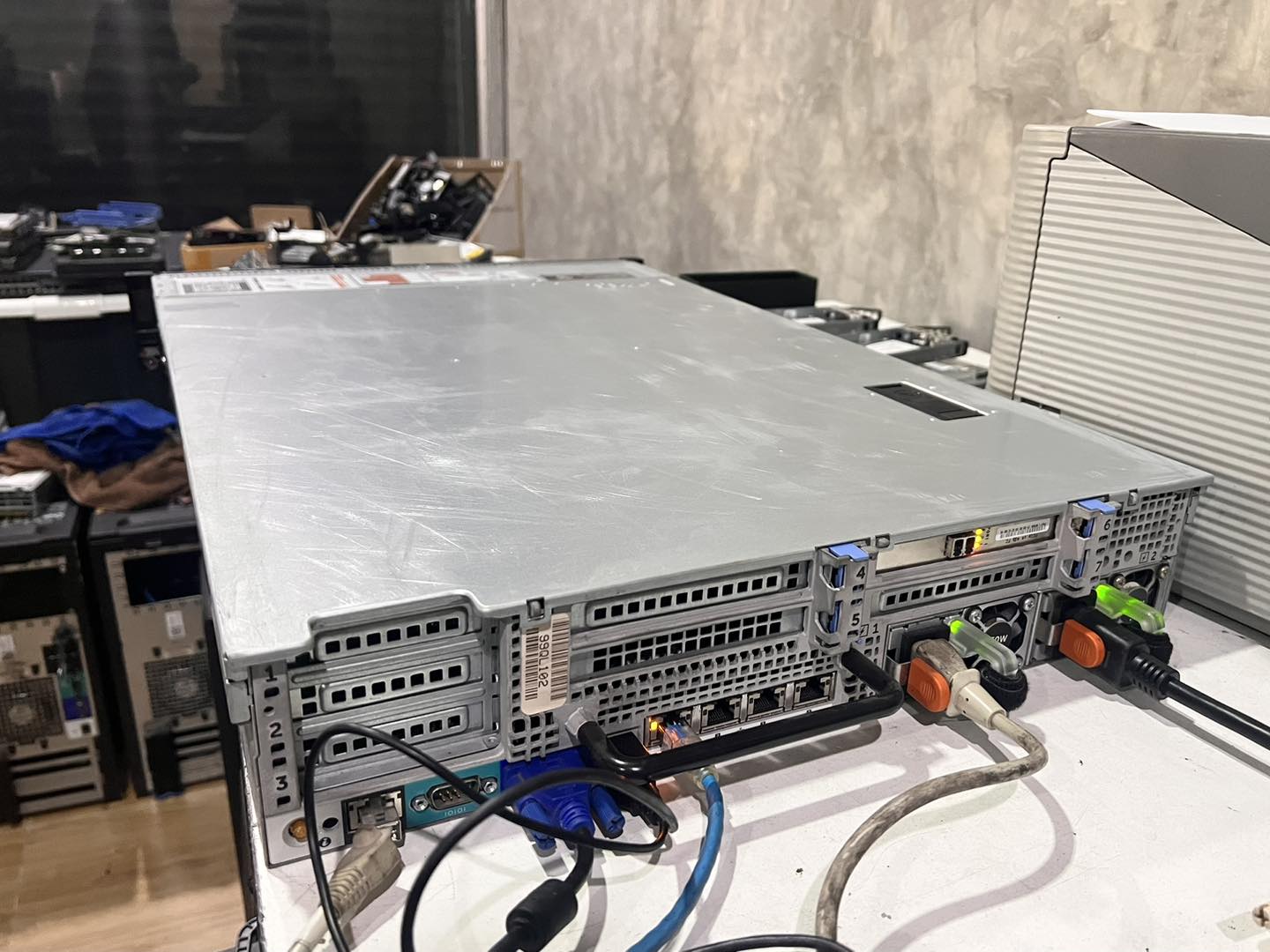 Server dell r720 2cpu 32gb 20cores sas ssd400 เซิฟเวอร์มือสองพร้อมใช้งาน