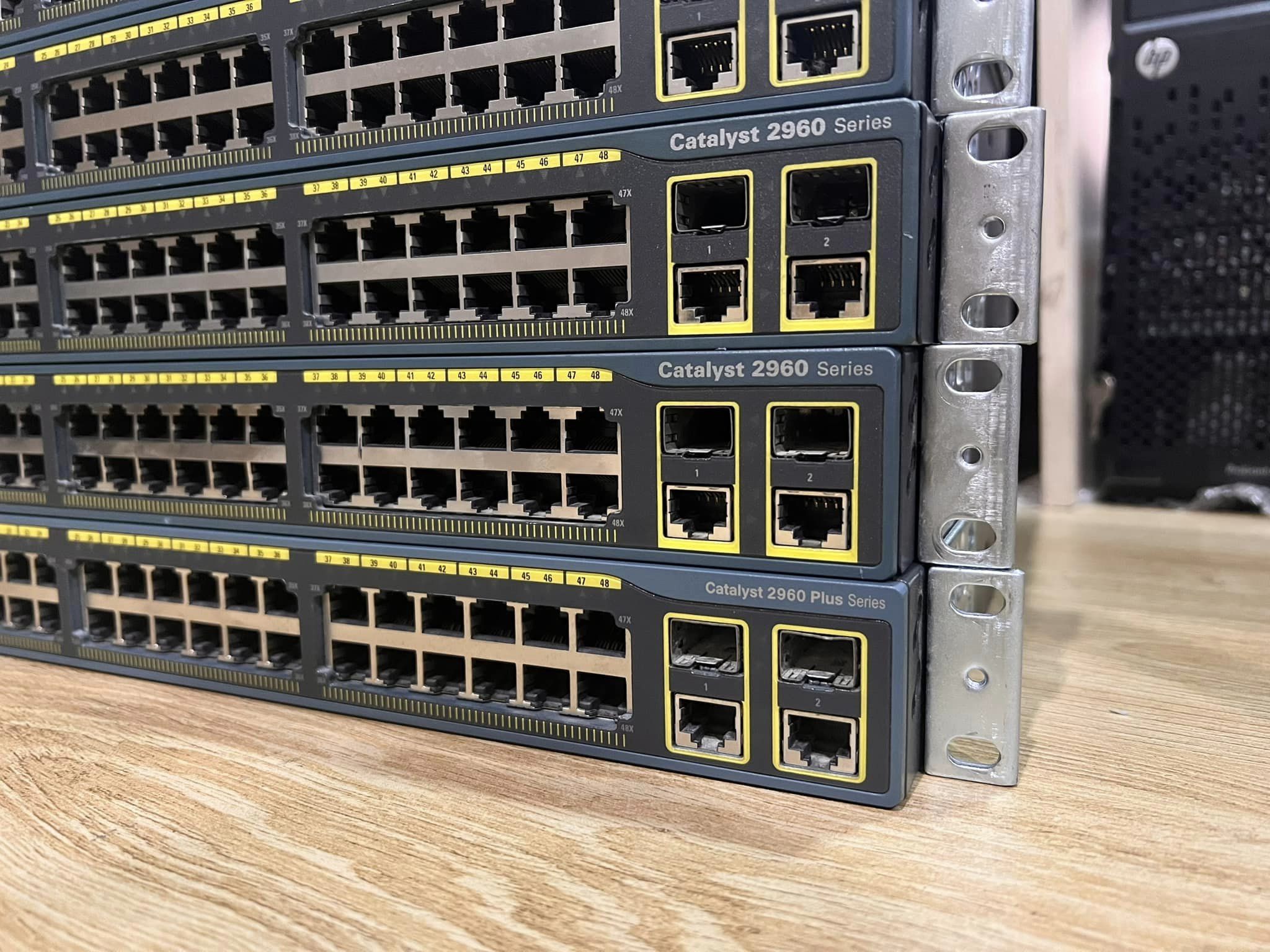 Switch Cisco 2960 48TC L สวิทมือสองพร้อมใช้งาน