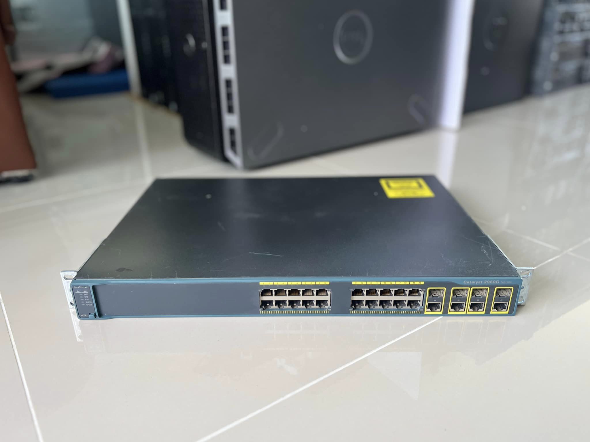 cisco 2960g 24tc l gigabit สวิทซิสโก้มือสองพร้อมใช้งาน