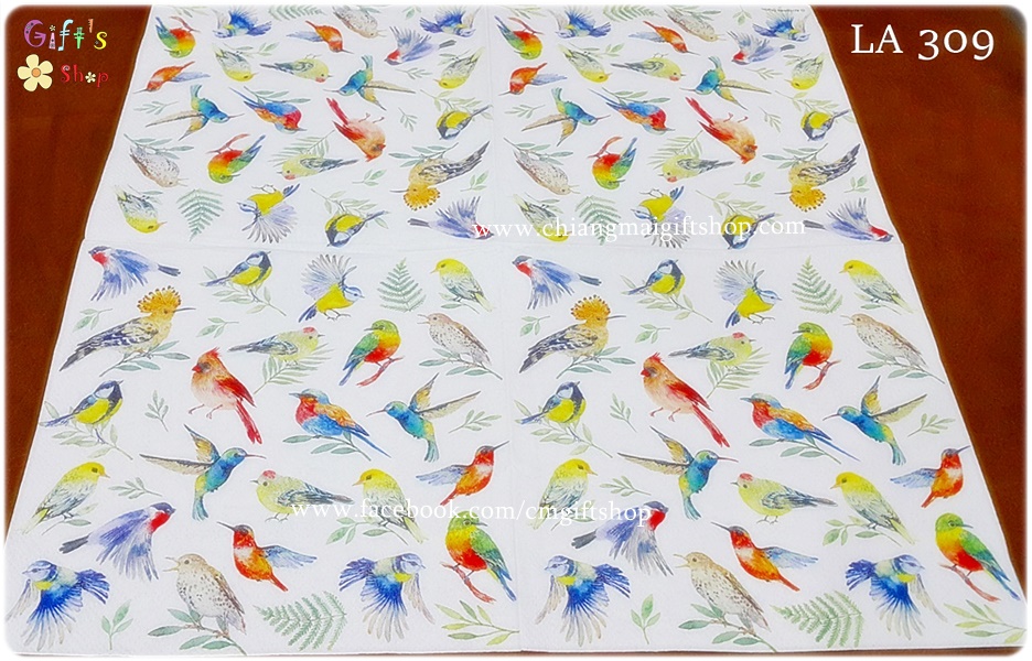 กระดาษแนปกิ้น ลายนกตัวเล็กหลายสี นกสีสันสดใสกำลังบินและเกาะกิ่งไม้ ใบไม้สีเขียว พื้นหลังสีขาว