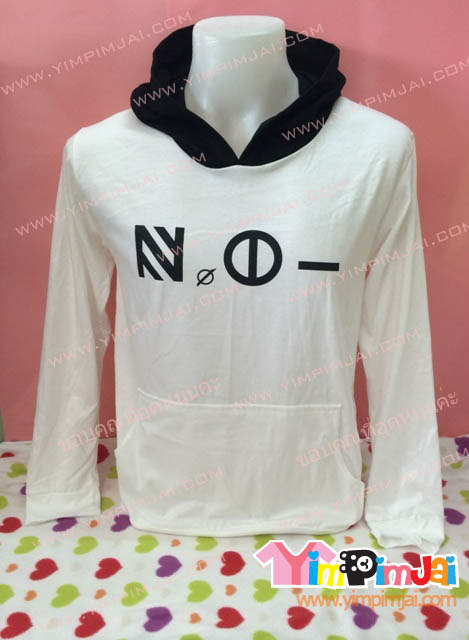 เสื้อฮู้ด เสื้อรุ่น สีขาว หมวกดำ สกรีนตามสั่ง เช่น HBA