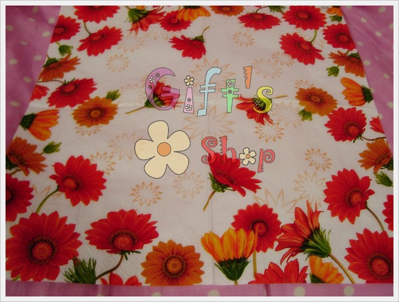 กระดาษแนปกิ้น ลายดอกไม้สีแดง พื้นหลังสีขาว