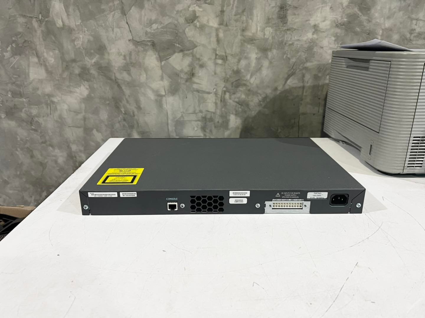 Cisco 3560V2 24PoE switch มือ 2 พร้อมใช้งาน