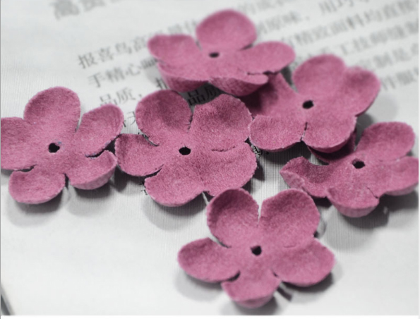 กลีบดอกไม้ผ้า ขนาด 2 ซม. มี 4 สีให้เลือก#CR041