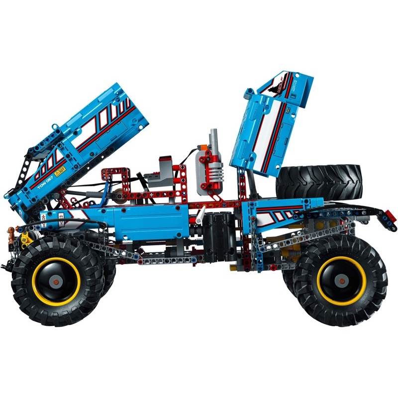 LEGO Technic 42070 6x6 All Terrain Tow Truck