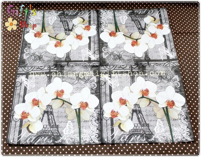 กระดาษแนปกิ้น ลายดอกกล้วยไม้สีขาว พื้นหลังลายหอไอเฟล