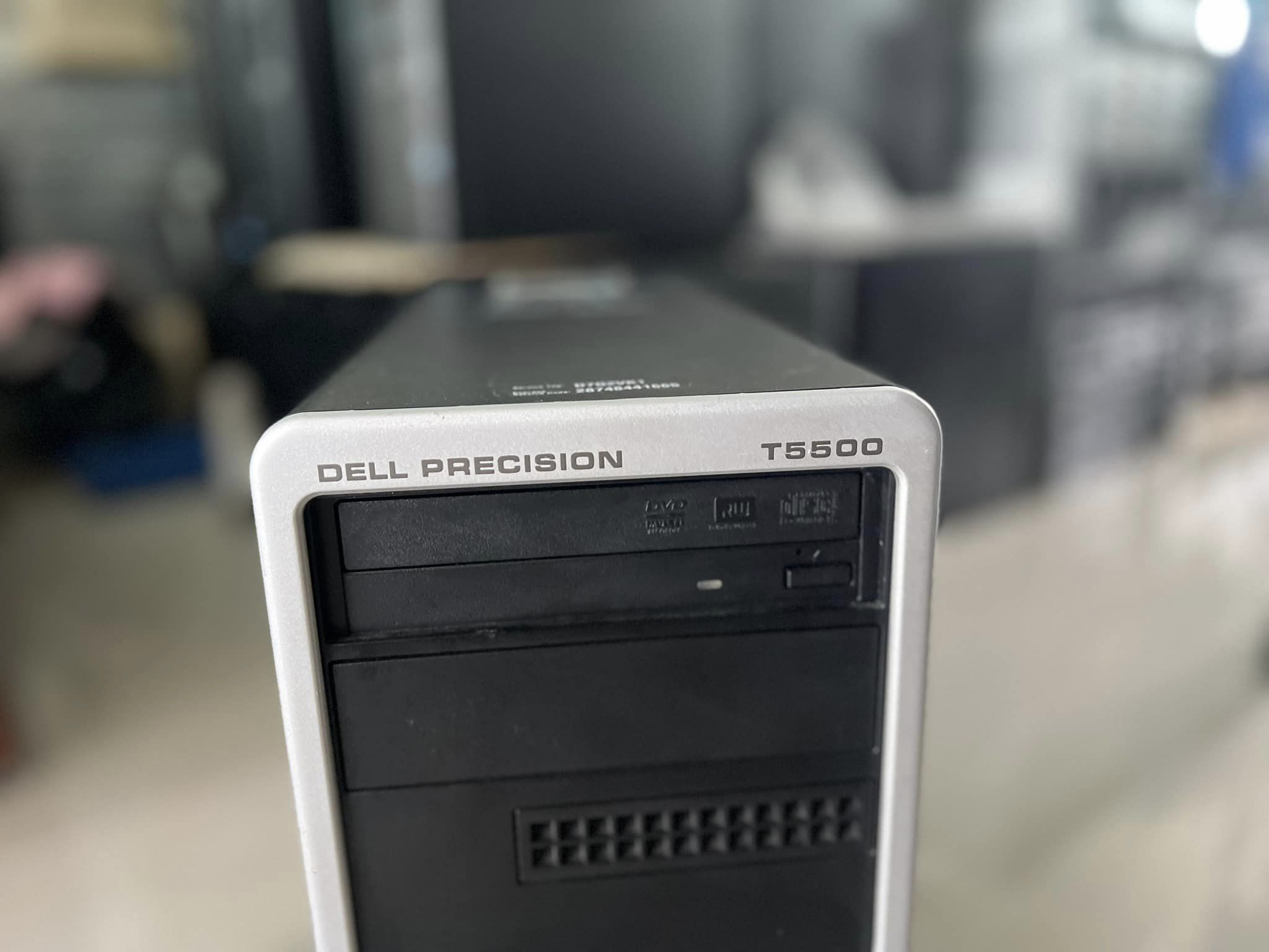 dell t5500 2cpu 32gb เวิร์คสเตชั่นมือสองพร้อมใช้งาน