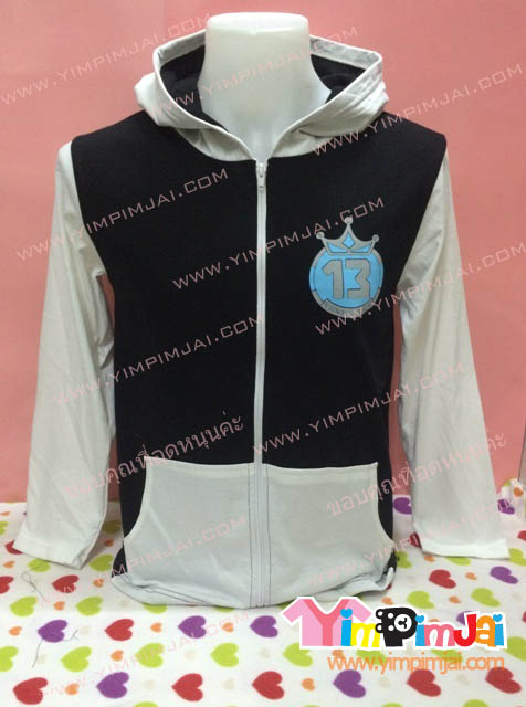 เสื้อกันหนาว สีดำ แขนยาวขาว กระเป๋าขาว หมวกนอกขาวในดำ ซิปขาว สกรีนตามสั่ง