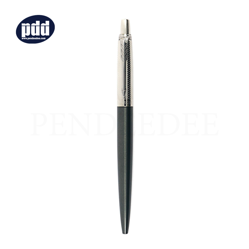 PARKER Jotter Premium Tower Grey Diagonal CT Ballpoint Pen ปากกาลูกลื่น ป๊ากเกอร์ จ๊อตเตอร์ พรี่เมี่ยม ทาวน์เวอร์ เกรย์ ไดแอกกะเนิล คลิปเงิน