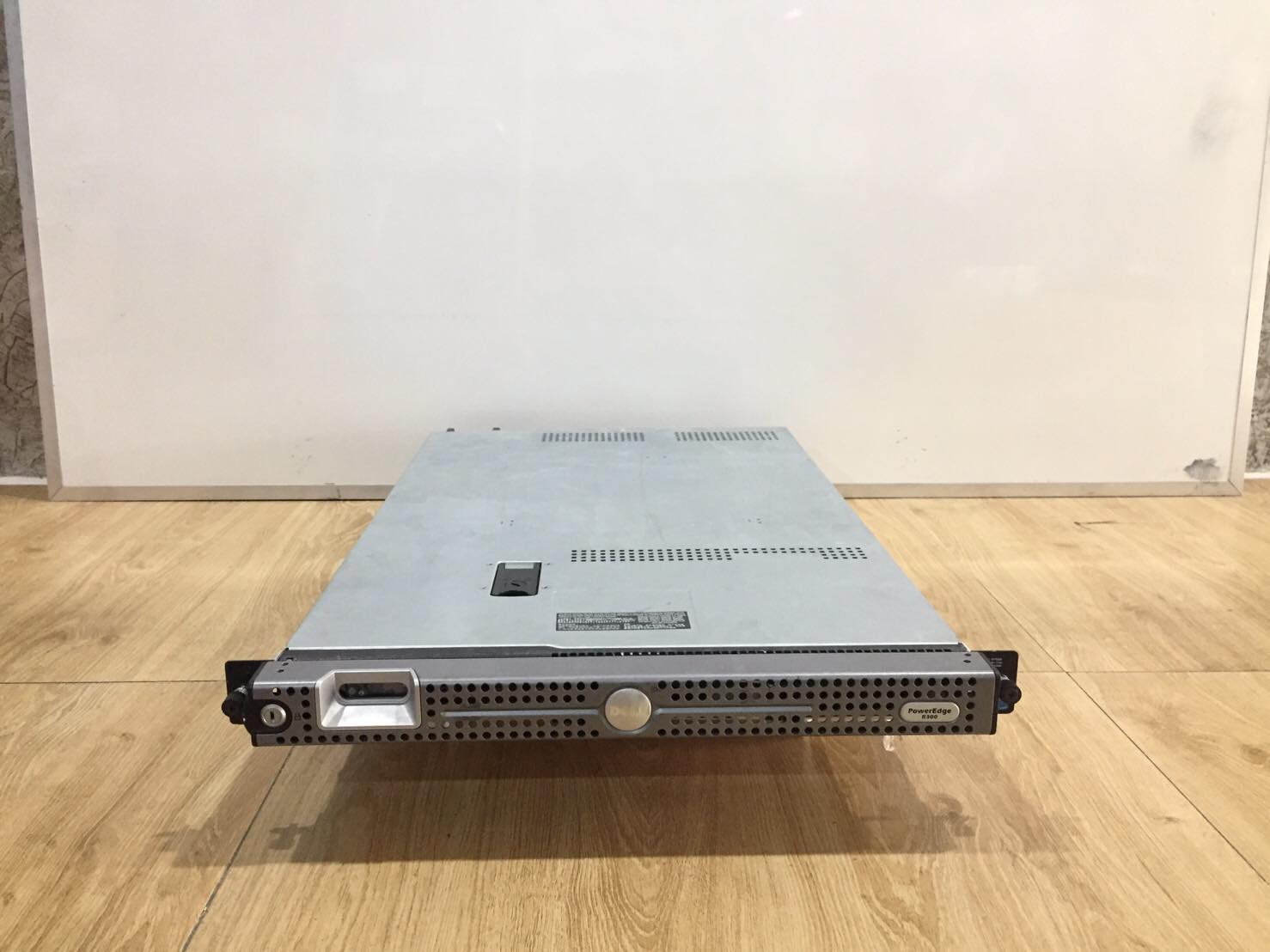 Dell PowerEdge R300 มือ 2 พร้อมใช้งาน