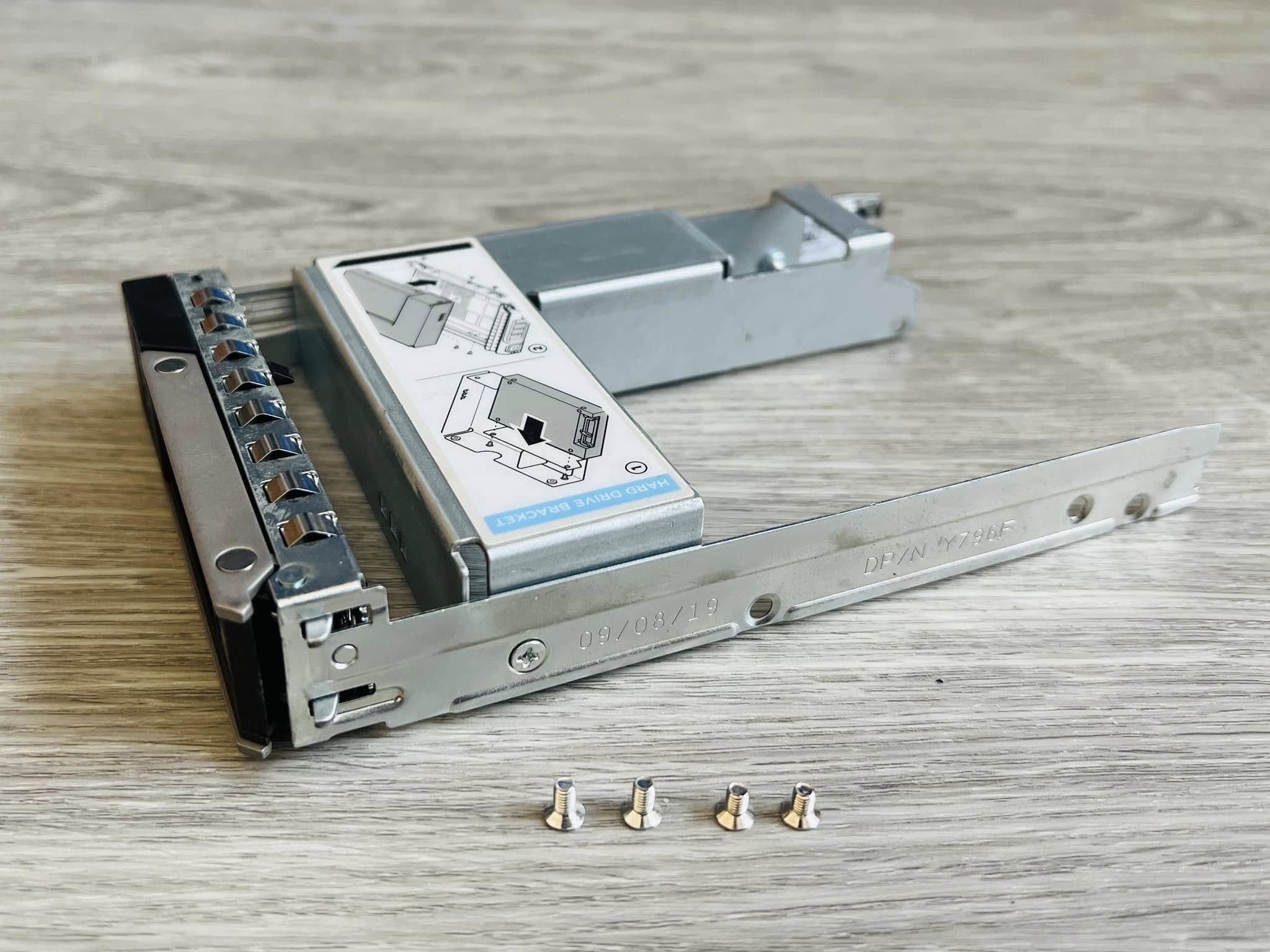 tray dell 3.5 to 2.5" R750 R250 R740 R740xd R440 R540 R940 R640 T430 T640 T350 นิ้ว gen 14 เทเดลมือสองพร้อมใช้งาน