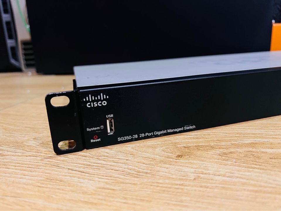 Switch Cisco SG350-28 port Gigabit สวิทมือสองพร้อมใช้งาน
