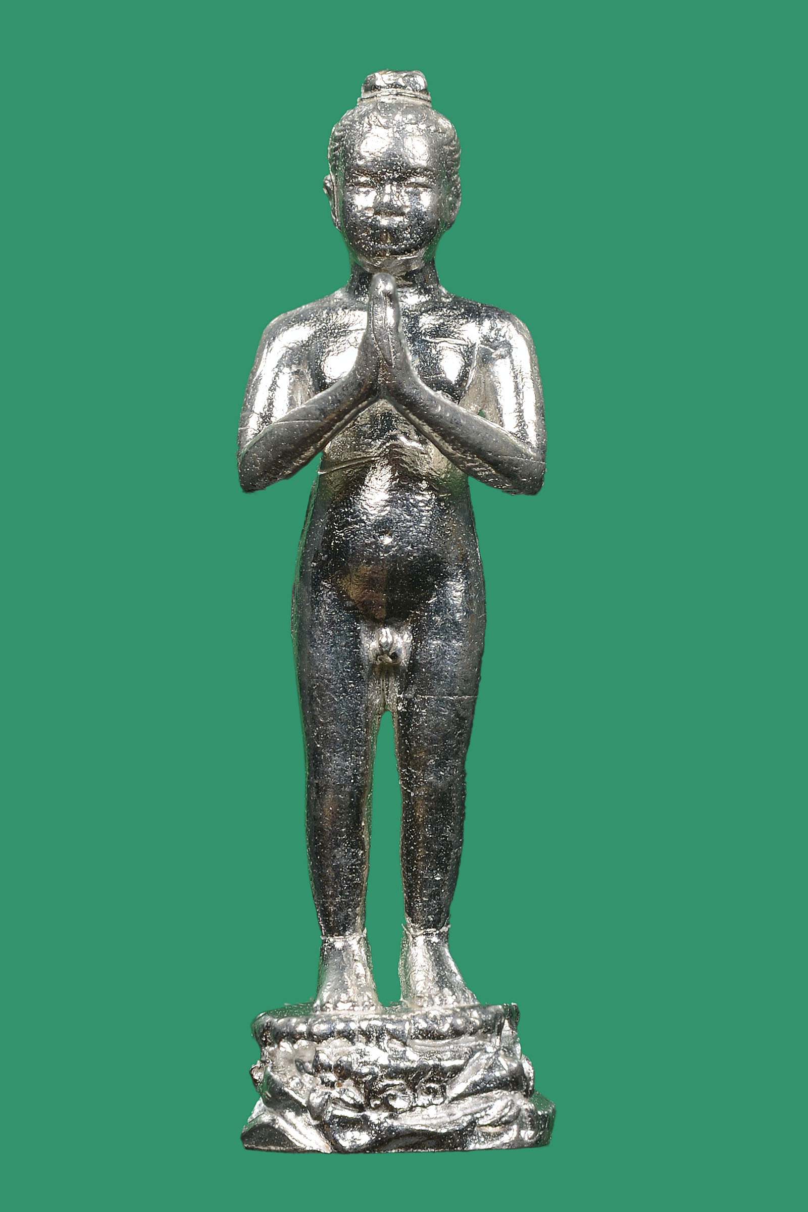 ลอยองค์ฐานภูเขารุ่นแรก วัดเสมาเมือง จ.นครศรีธรรมราช เนื้อ เงิน จากชุดพระบูชา รุ่น ไอ้ไข่ กายสิทธิ์ ปี 2563 ขนาด 3 ซม. สวยๆ พร้อมกล่องเดิม
