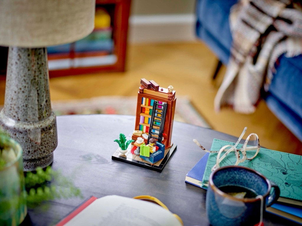 เลโก้ LEGO Exclusives 40698 Books Are My Passion