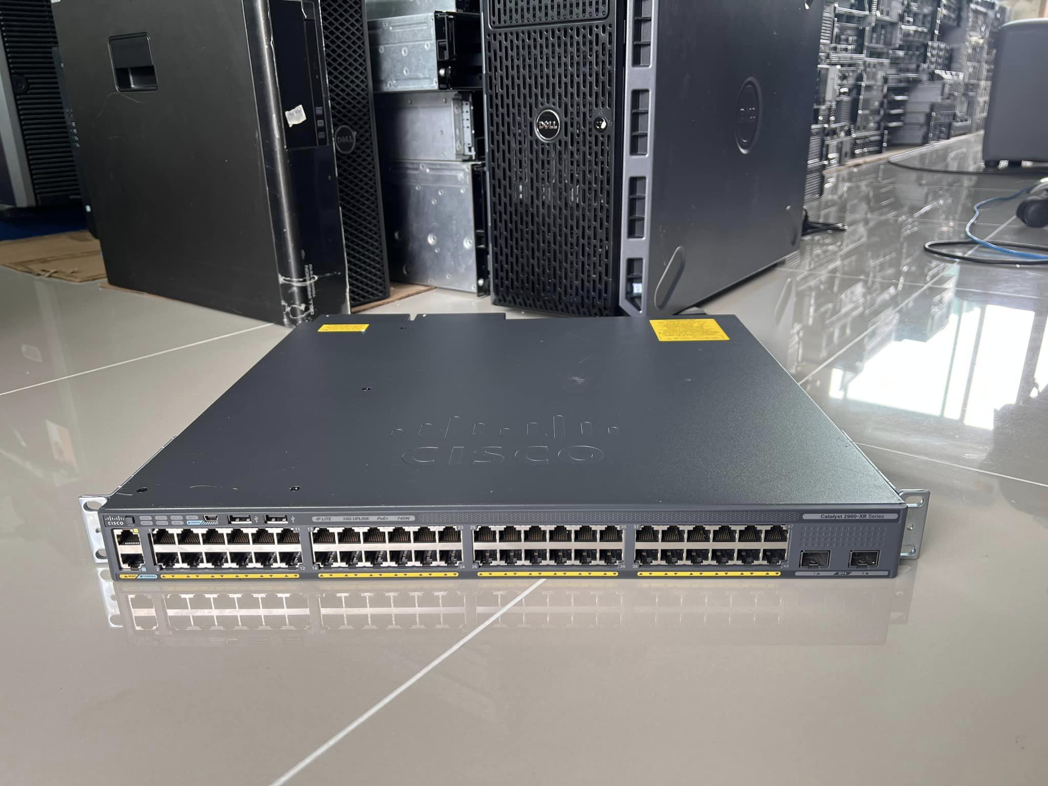 Cisco C2960XR-48FPD-I gigabit PoE uplink sfp 10g สวิทมือสองพร้อมใช้งาน