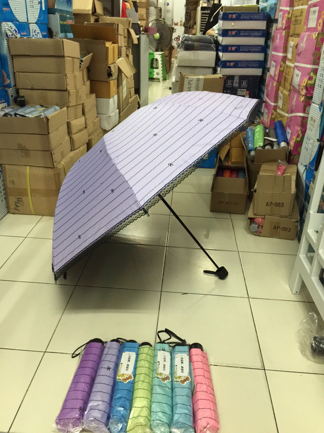 ร่ม4ตอน8ก้าน24นิ้วมีระบายยูวีดำ รหัส 1610